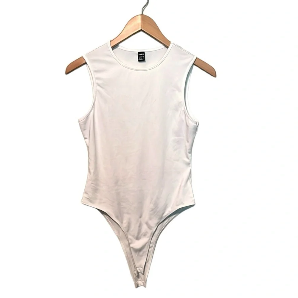 Shein sleeveless bodysuit color is white womens size medium - Picture 2 of 8
